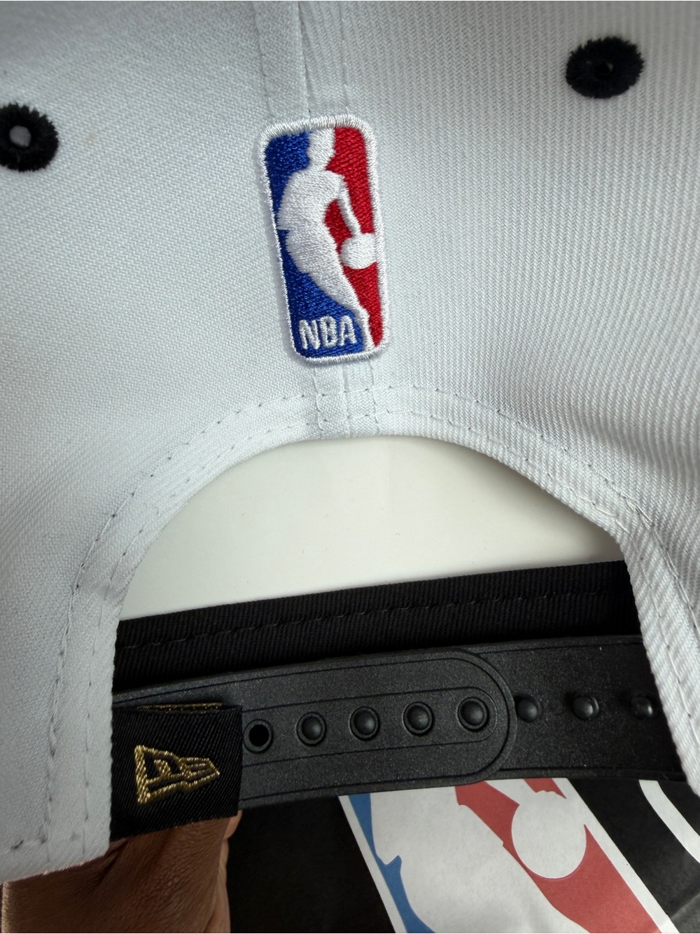 New York Knicks NBA Champions White and Black Snapback Hat - Picture 5 of 7